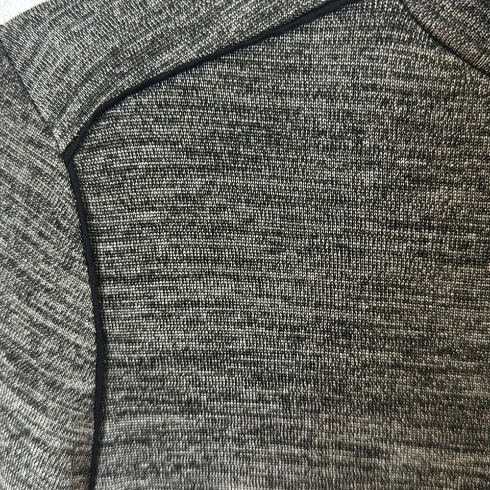 *NEW* VINCE SLINKY TURTLE NECK GUNMETAL SHIMMER SIZE SMALL - Picture 7 of 9